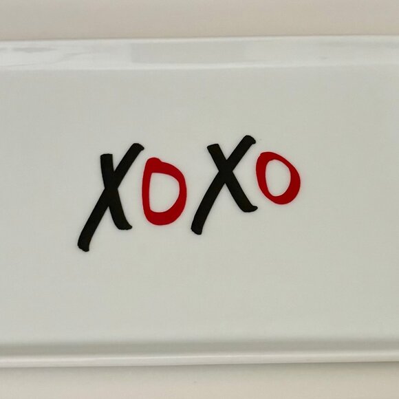 NWT PRIMA DESIGN PORCELAIN SMALL WHITE TRINKET TRAY PLATE DISH "XOXO" PRINTED - Picture 2 of 11